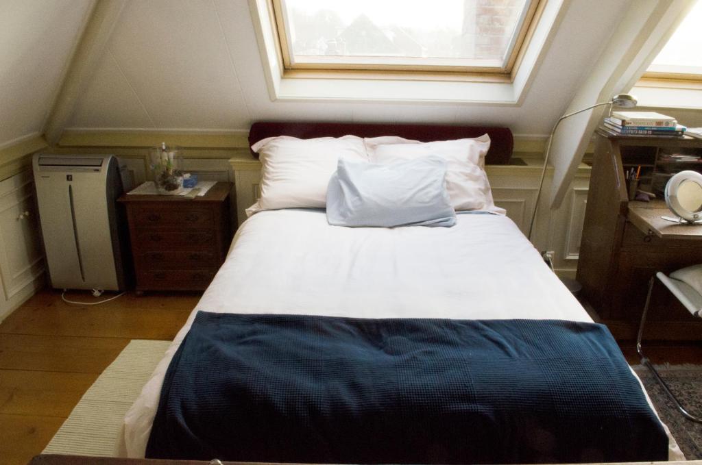 Art+bed and breakfast room 6